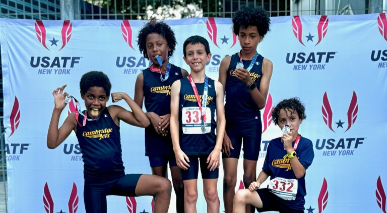Cambridge Jets runners with medals